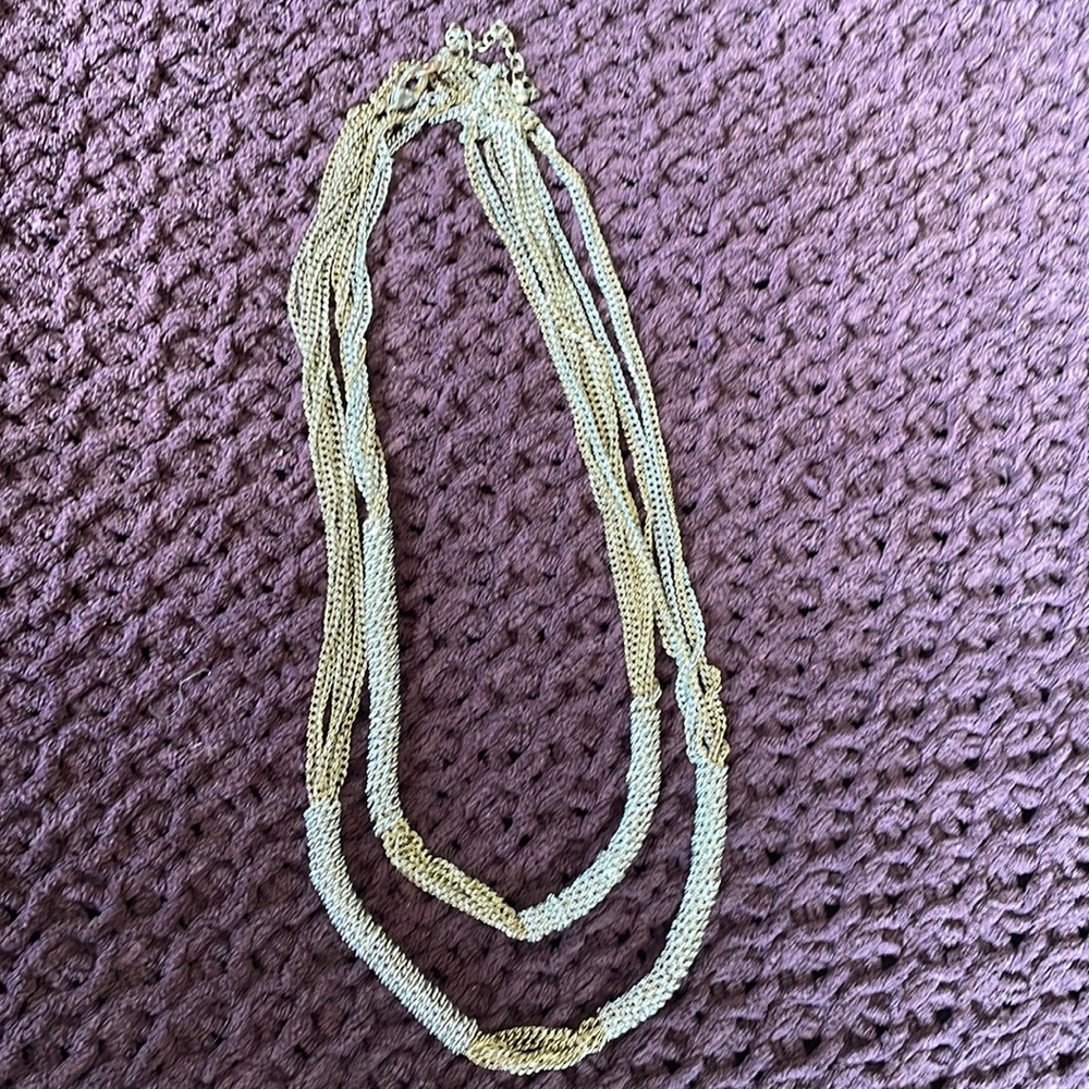 Like New 21 inch adjustable two tone silver gold necklace